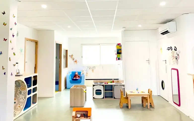 Salle d'activités et d'éveil de la micro-crèche Luna Banana