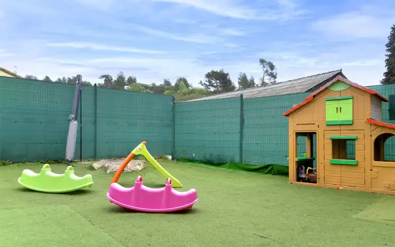 Une micro-crèche <strong>au calme</strong>, dans une impasse arborée de La Valentine