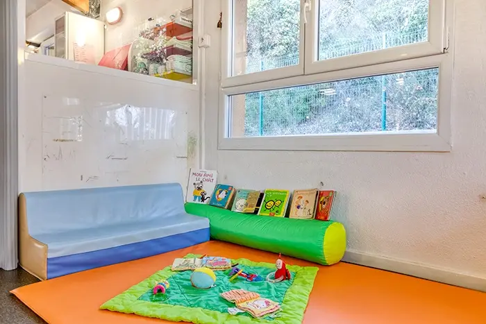 Coin lecture de la crèche Contines à Aix-en-Provence