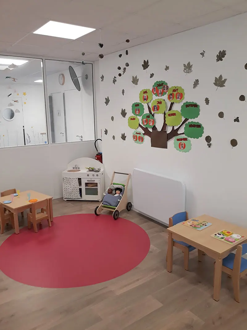 Salle de vie de la micro-crèche Mathilou à Rennes centre