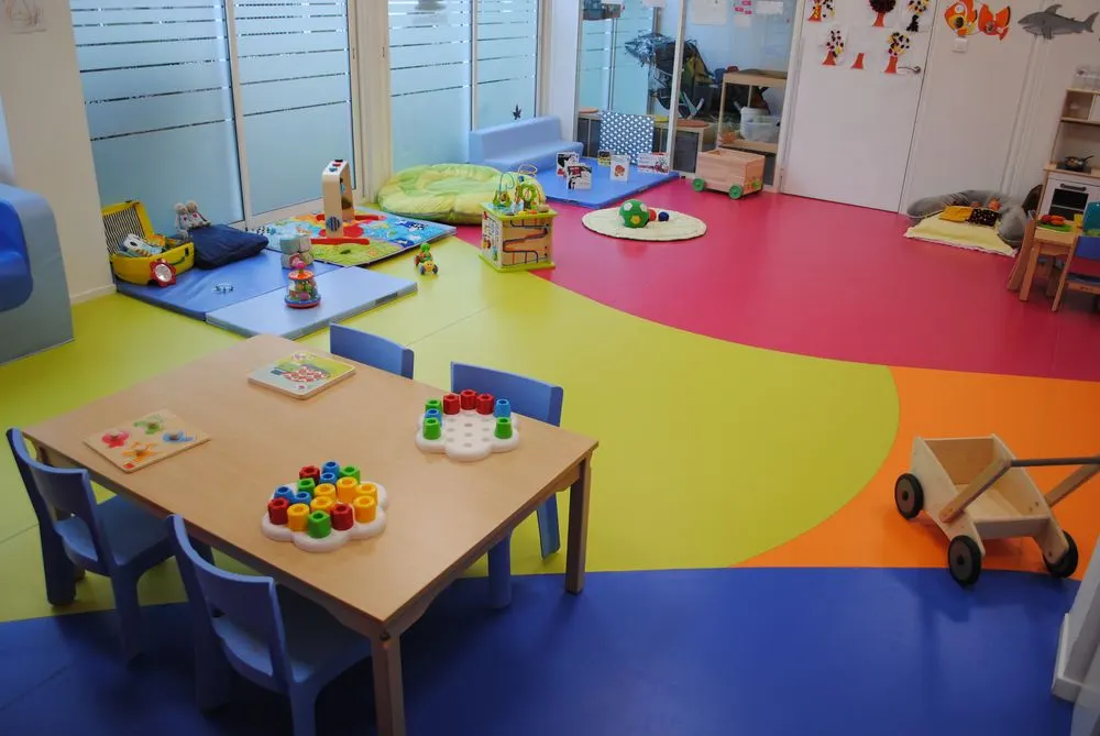 Salle de vie de la micro-crèche Mathilou, quartier Gayeulles à Rennes