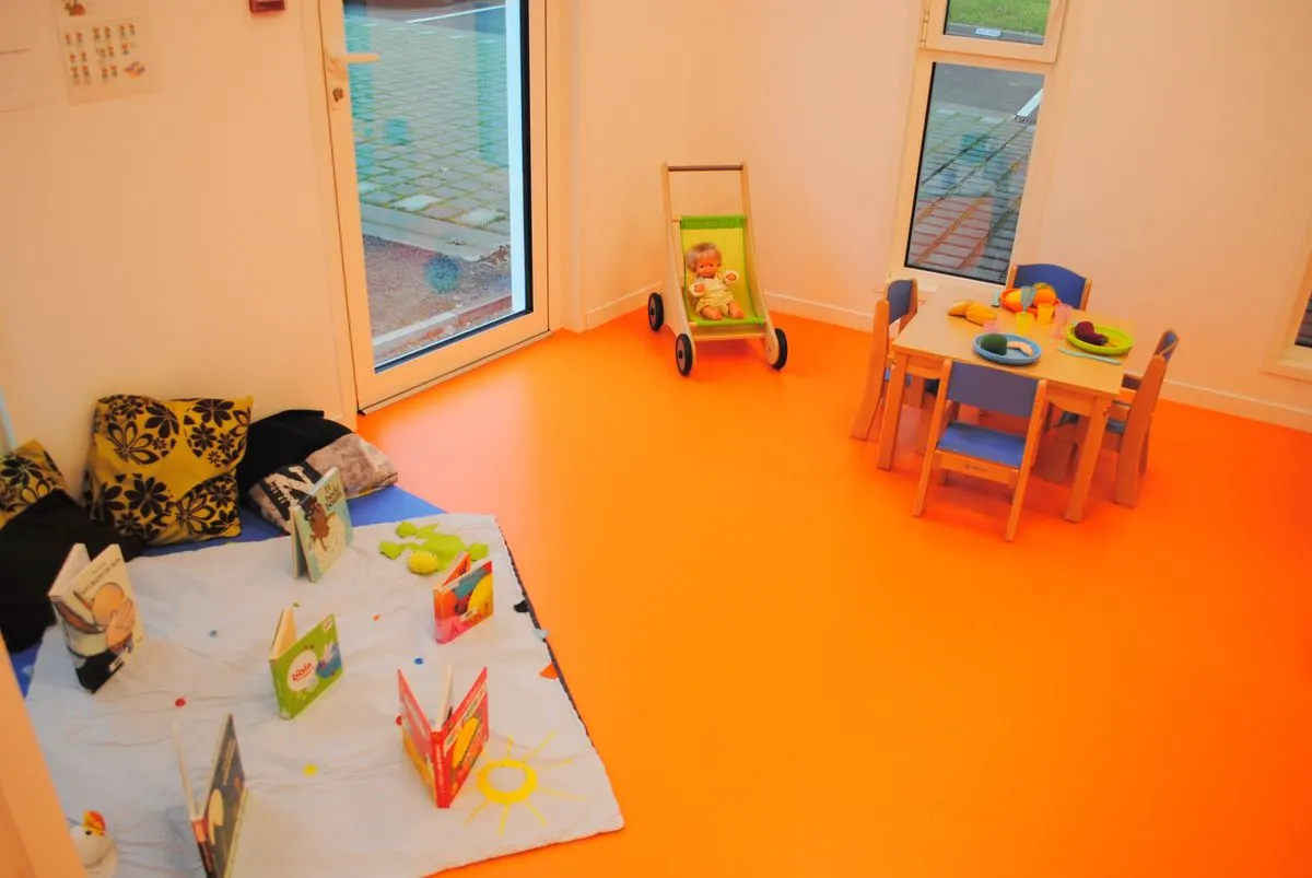 Coin lecture et dinette de la micro-crèche Mathilou Chartres