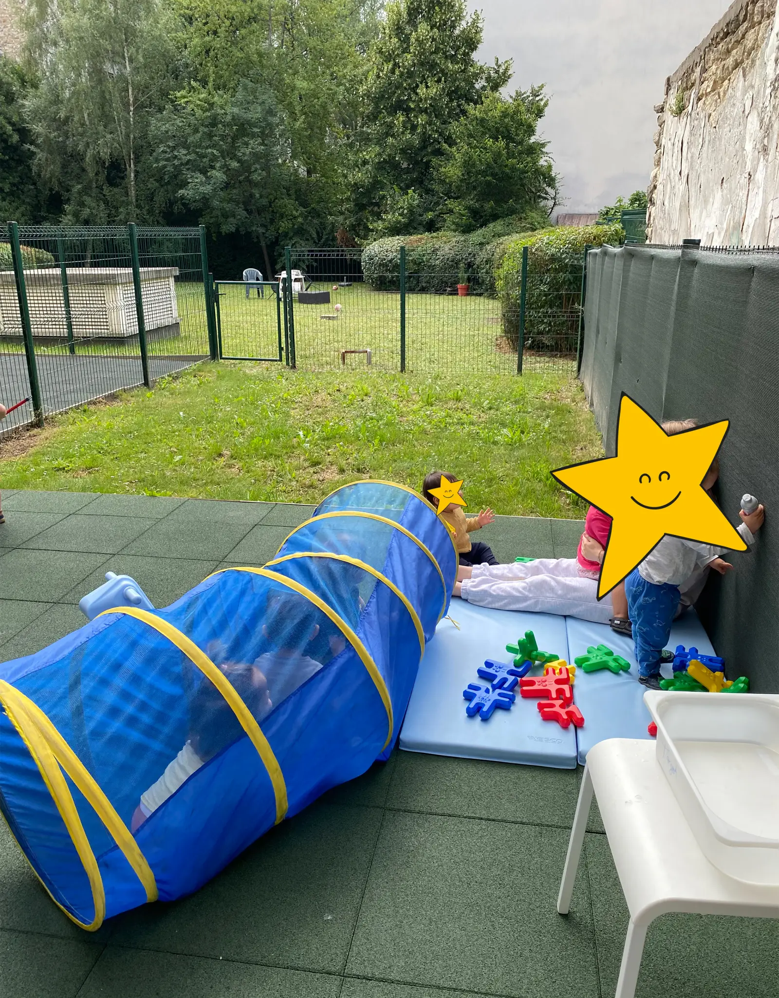 Jardin extérieur de la micro-crèche Les MicroStars Alfortville Marne 2