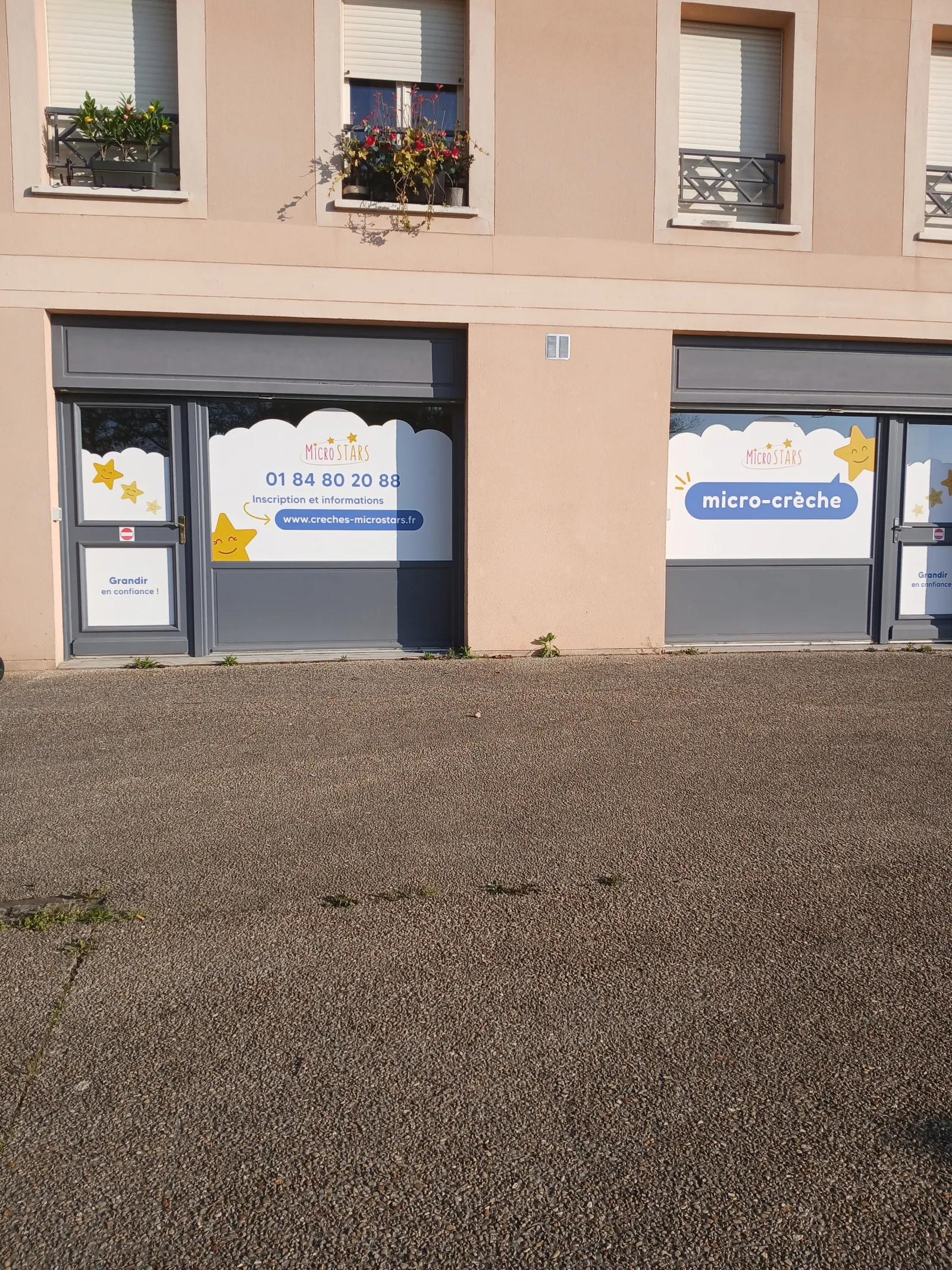 Façade de la micro-crèche Les MicroStars Ma Première Dent à Limay