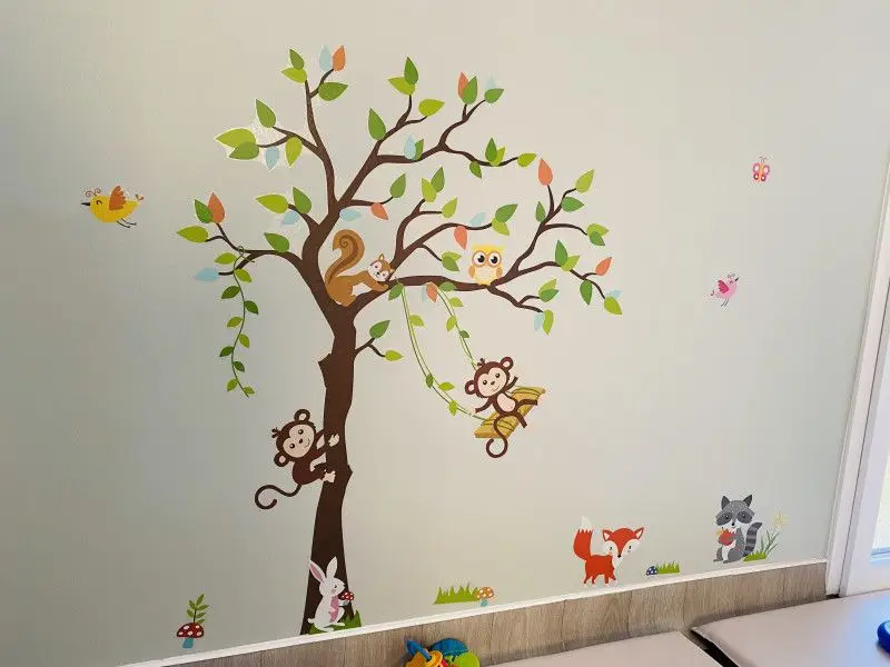 Décor d'éveil sensoriel dans la micro-crèche La Maison des Doudou'z à Quincampoix