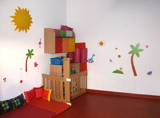 Coin repos et éveil pour bébés à la crèche Les Petites Canailles à Nîmes