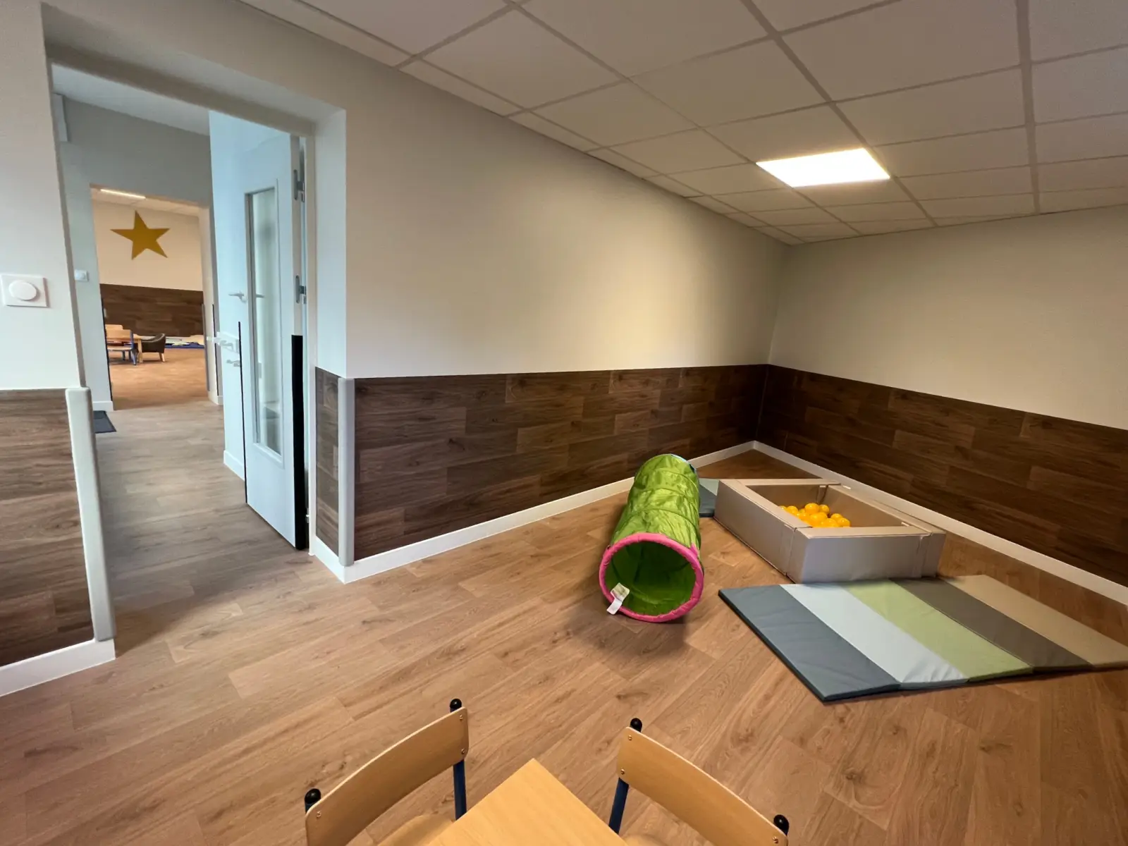 Salle de motricité et de jeu de la micro-crèche MicroStars de Saint-Maur-des-Fossés