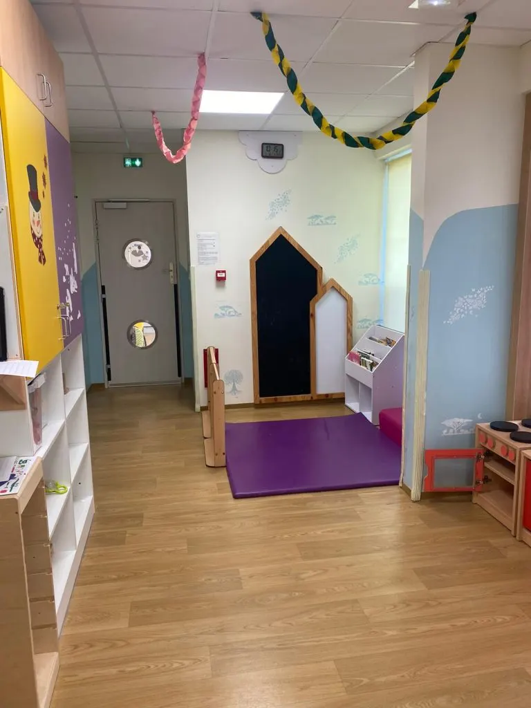 Salle de vie de la micro-crèche Eden des Petits à Gagny