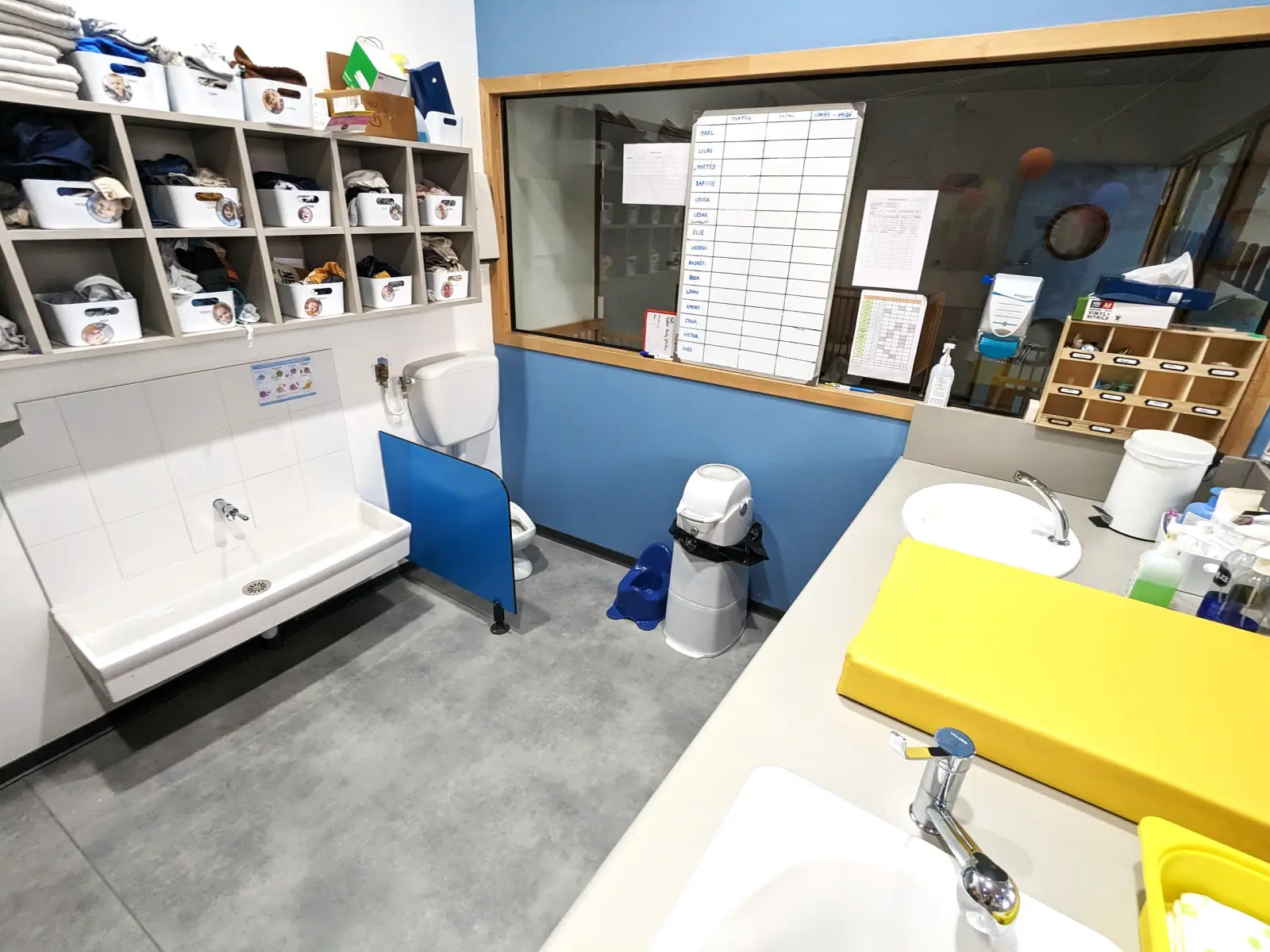 Espace de change de la micro-crèche Antoine Versini 2