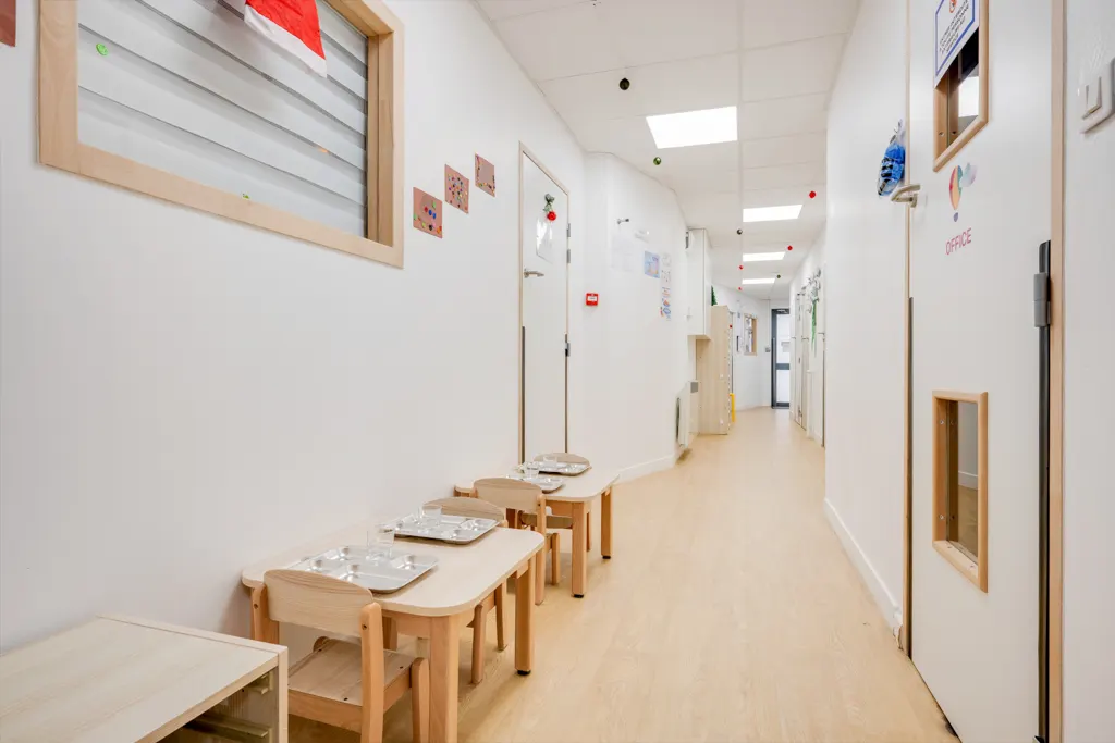 Coin repas de la micro-crèche Les Aventuriers de Paris-Lecourbe