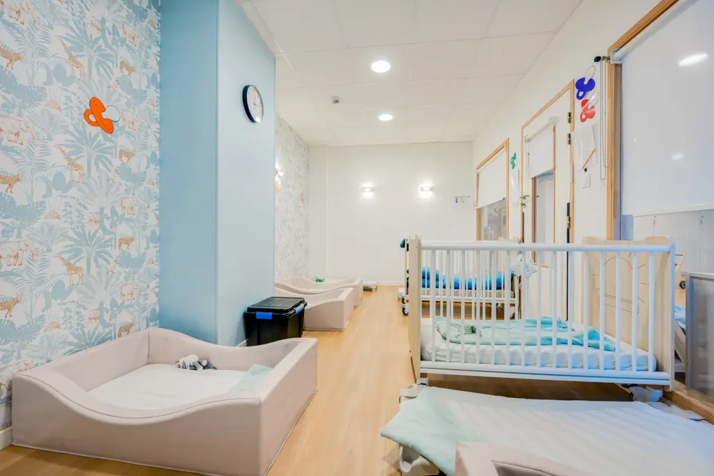 Dortoir de la micro-crèche Les Aventuriers de Suresnes-Curie