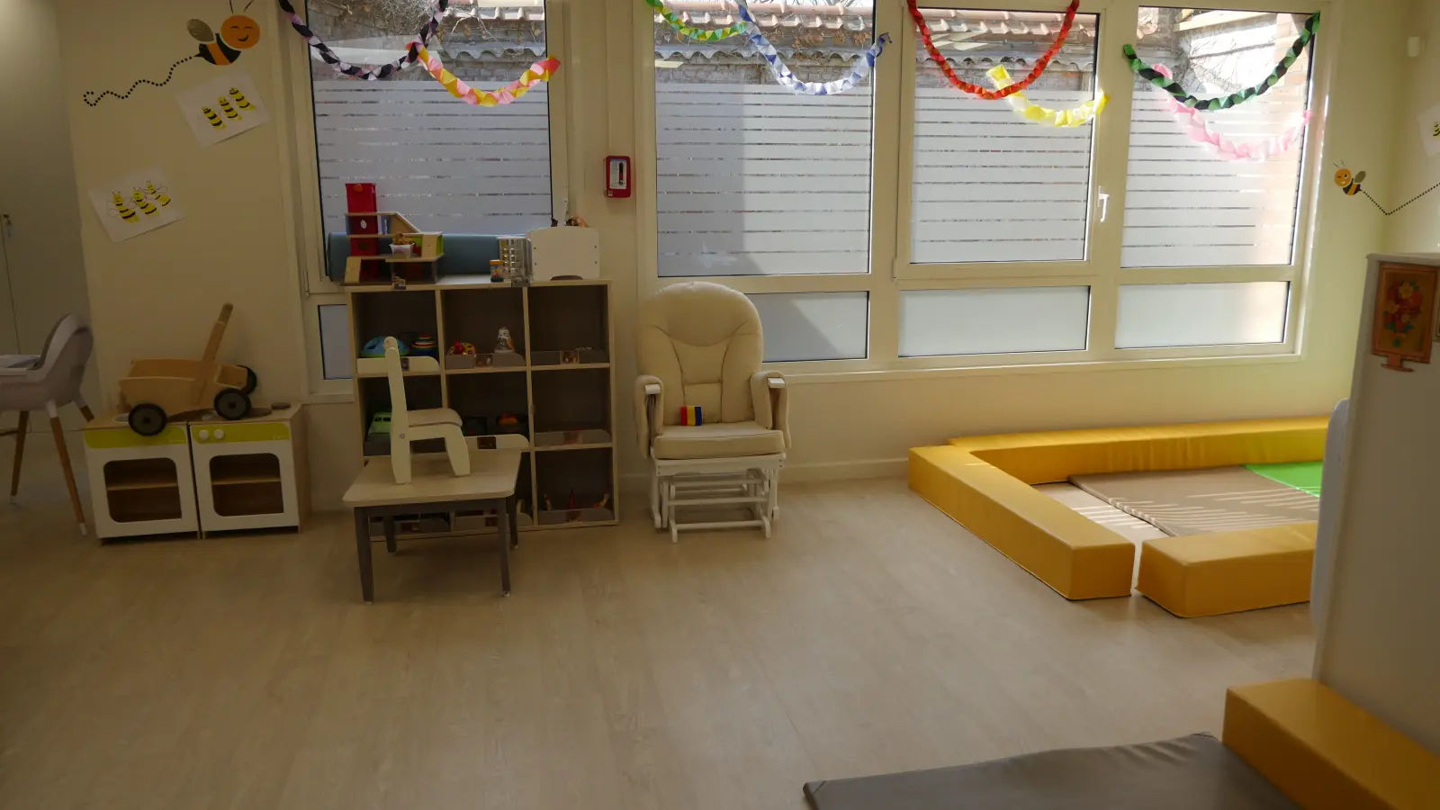 Coin de jeux et d'éveil de la micro-crèche Happy Ruche Tourcoing