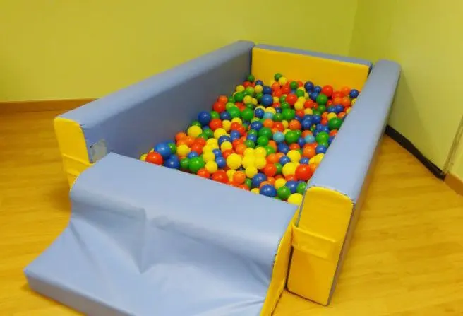 Piscine à balles de la micro-crèche Les Chérubins de la Décapole à Haguenau