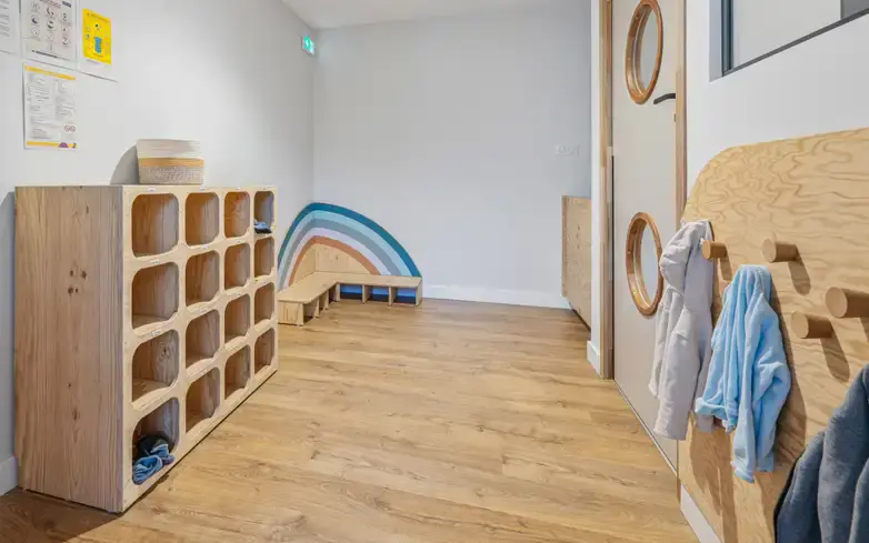 Espace d'accueil et entrée de la micro-crèche Jacouti à Jacou