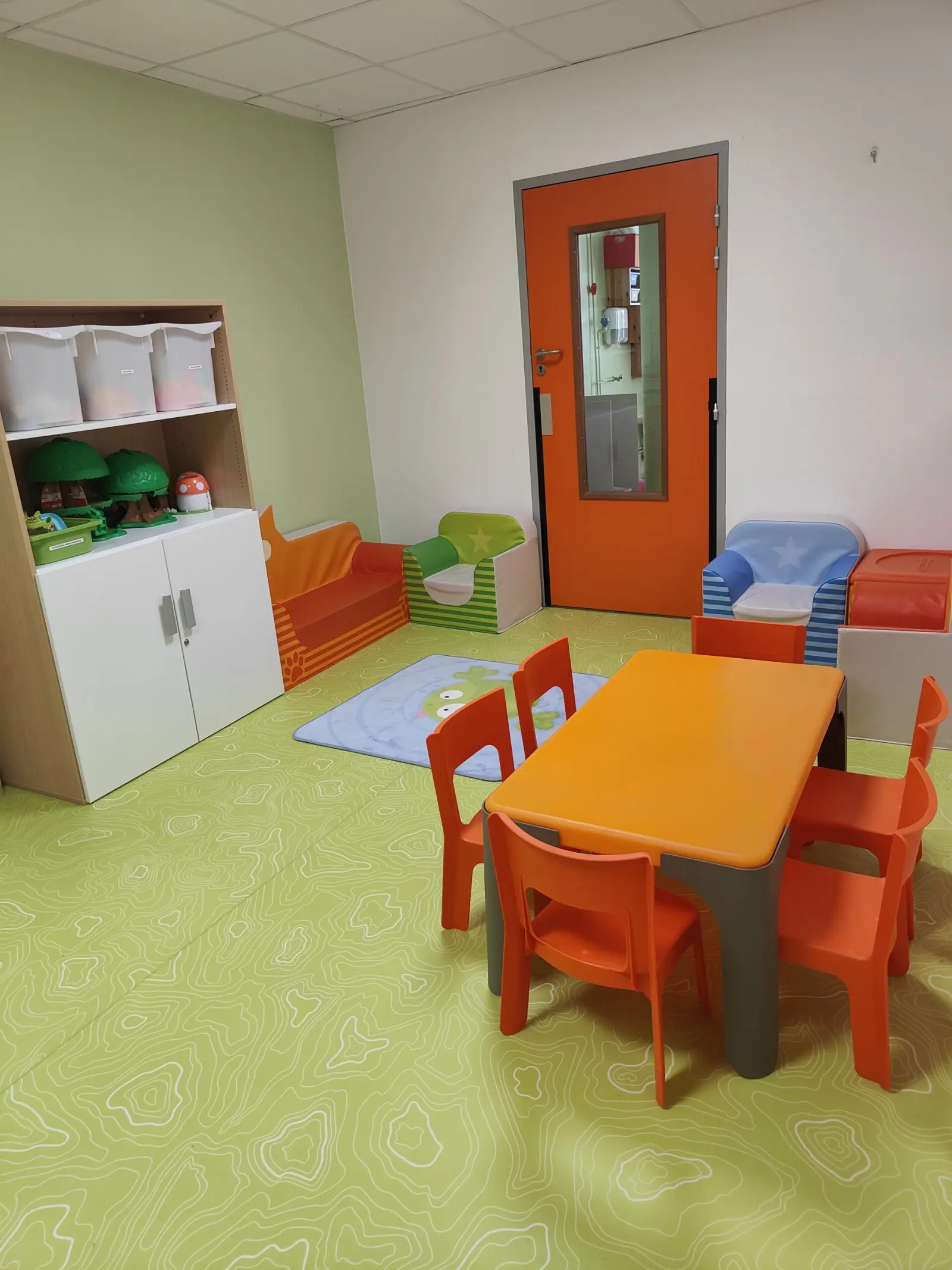 Salle d'éveil de la Crèche Pom'Cannelle à Châlons-en-Champagne