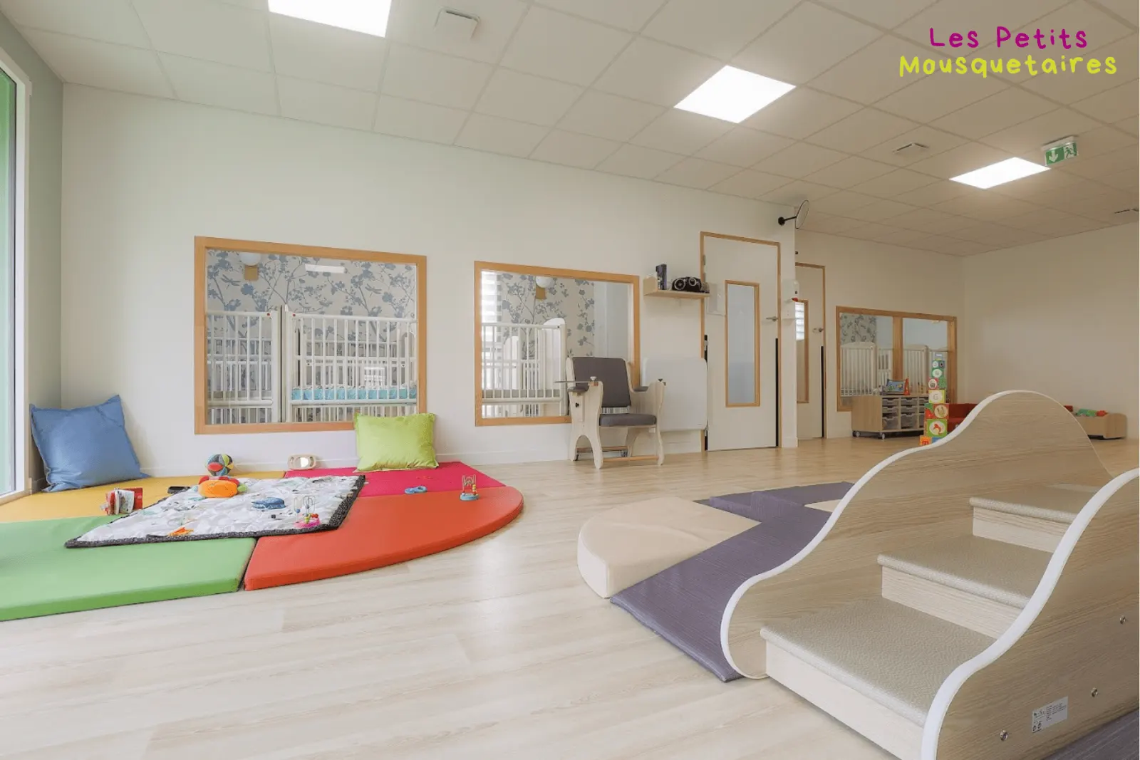 Espace d'éveil pour les tout-petits à la crèche Les Petits Mousquetaires