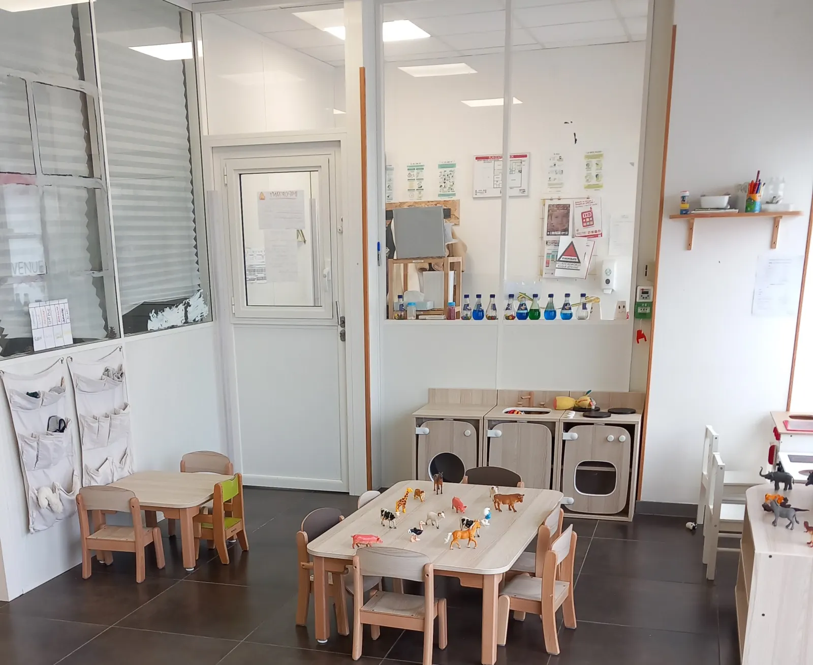 L'ambiance <strong>Montessori</strong> et des ateliers d'anglais