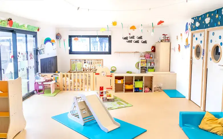 Espace de vie de la micro-crèche César & Capucine à Bessan