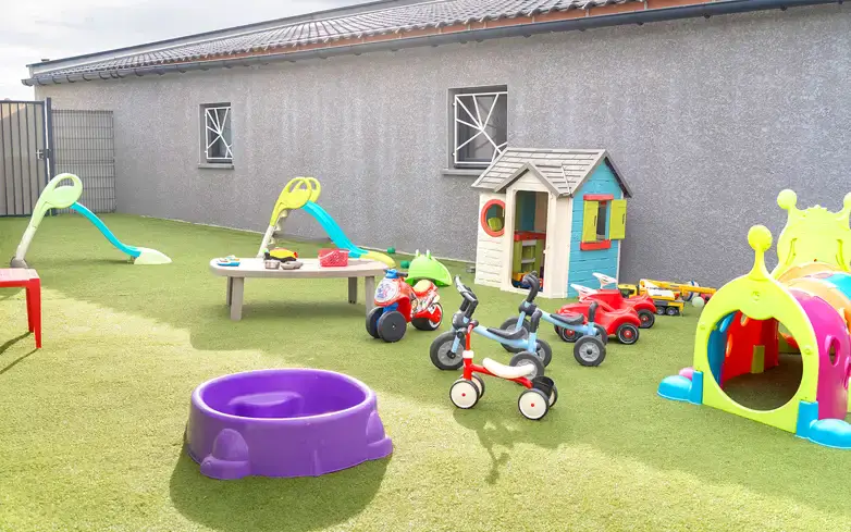 Une micro-crèche <strong>à Bessan</strong>, toute neuve et baignée de lumière
