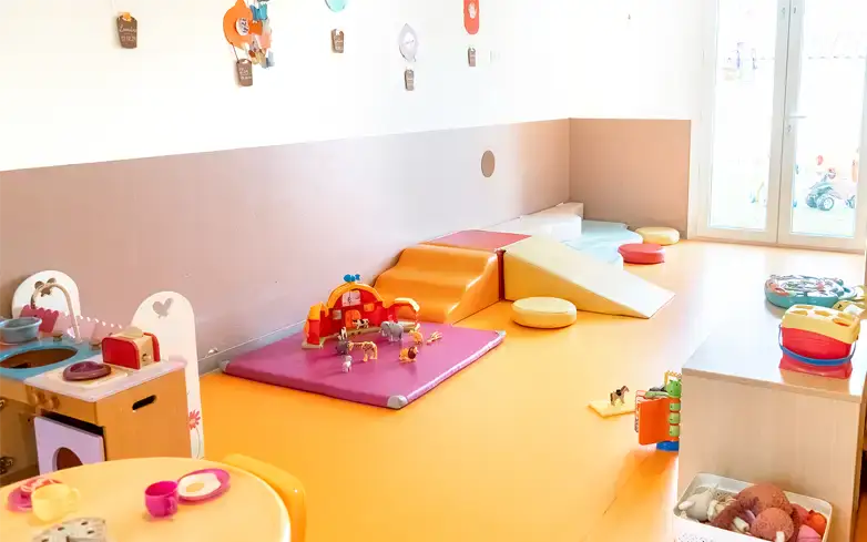 Coin d'éveil et de jeux de la micro-crèche Rock'n'Ninos à Nézignan-l'Évêque