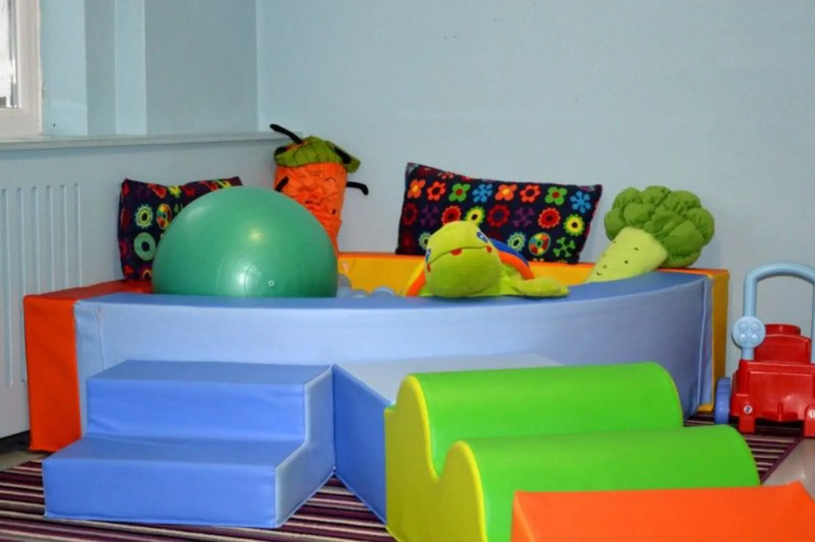 Espace de motricité en mousse de la micro-crèche Le Jardin des Chérubins à Mittelhausbergen