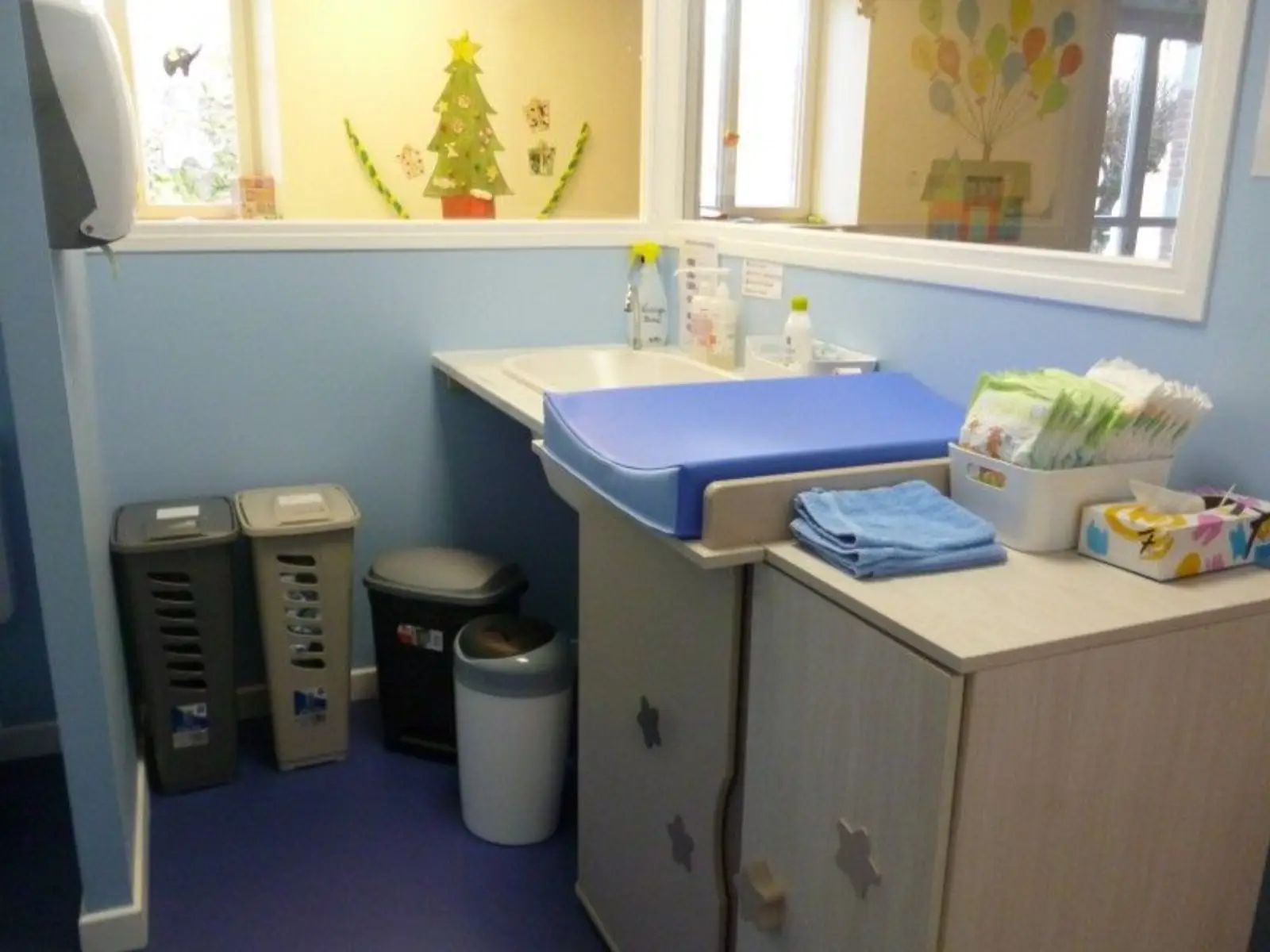 Espace de change de la micro-crèche à Ydes