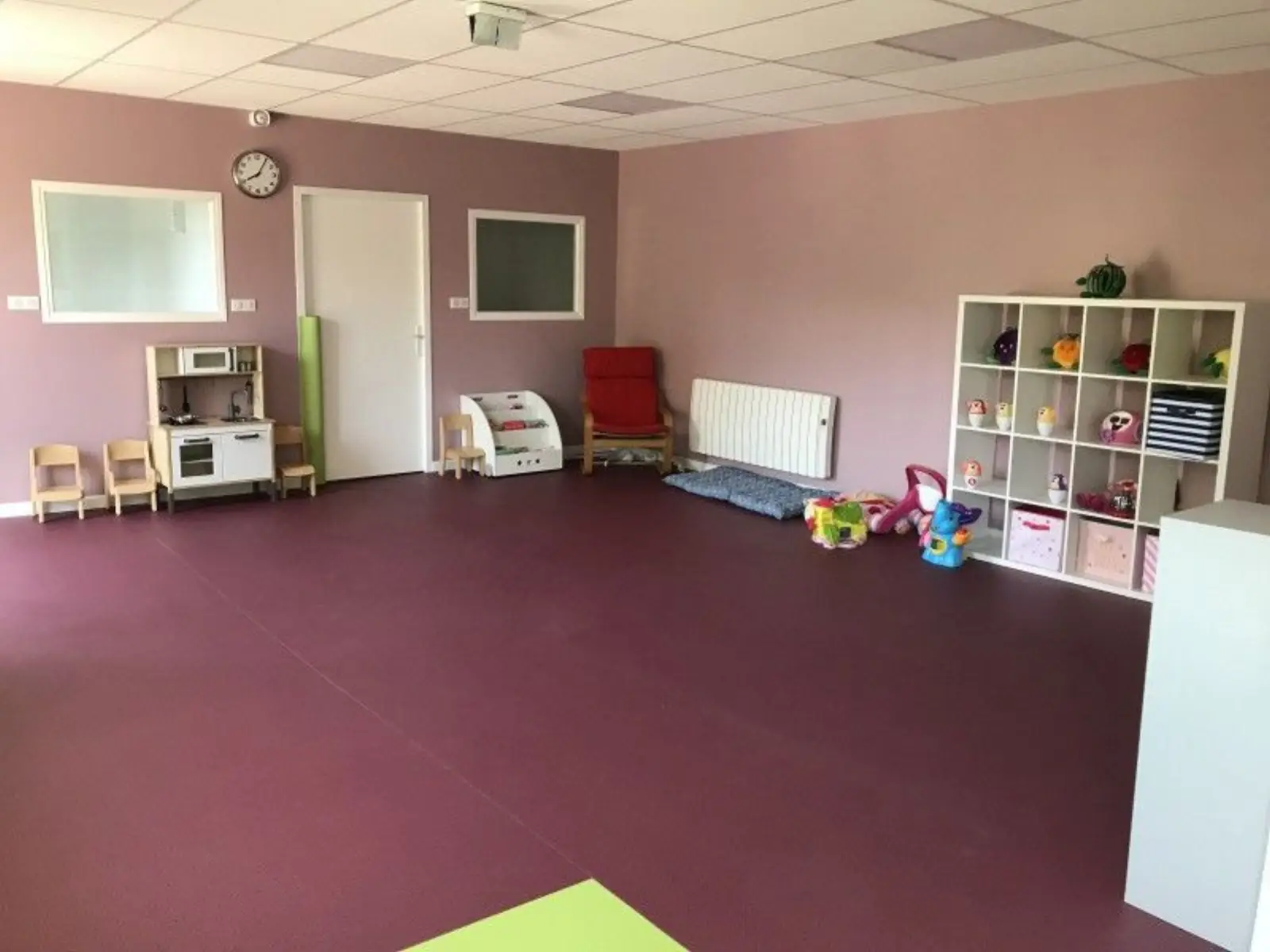 Une <strong>micro-crèche</strong> à taille humaine, au cœur d'Ydes