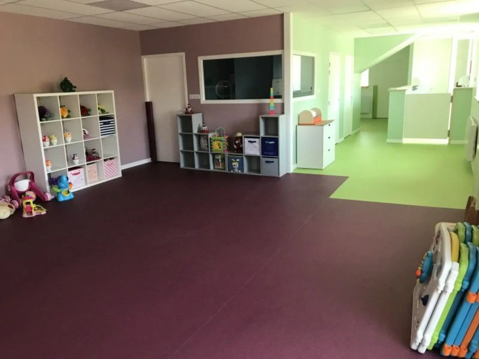 Salle de jeux de la micro-crèche Les P'tits Ydes Chérubins à Ydes