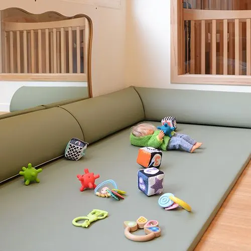 L'<strong>éveil sensoriel</strong> et l'autonomie, au rythme de chaque enfant