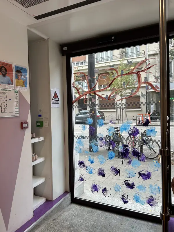 Entrée de la micro-crèche avenue Félix Viallet à Grenoble