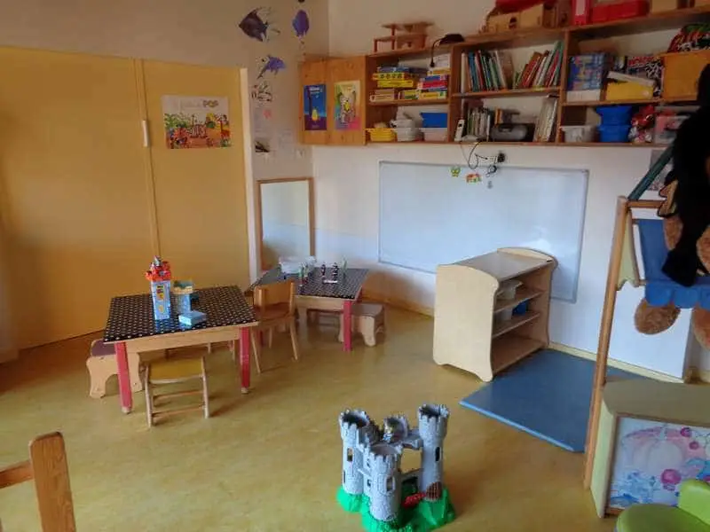Salle d'activités et de motricité à la crèche Les Fontaineminois, Fontaines-Saint-Martin