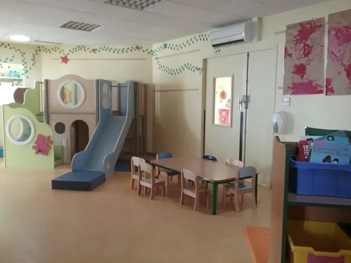 Coin d'activités et de repas de la crèche Agora à Aix-en-Provence