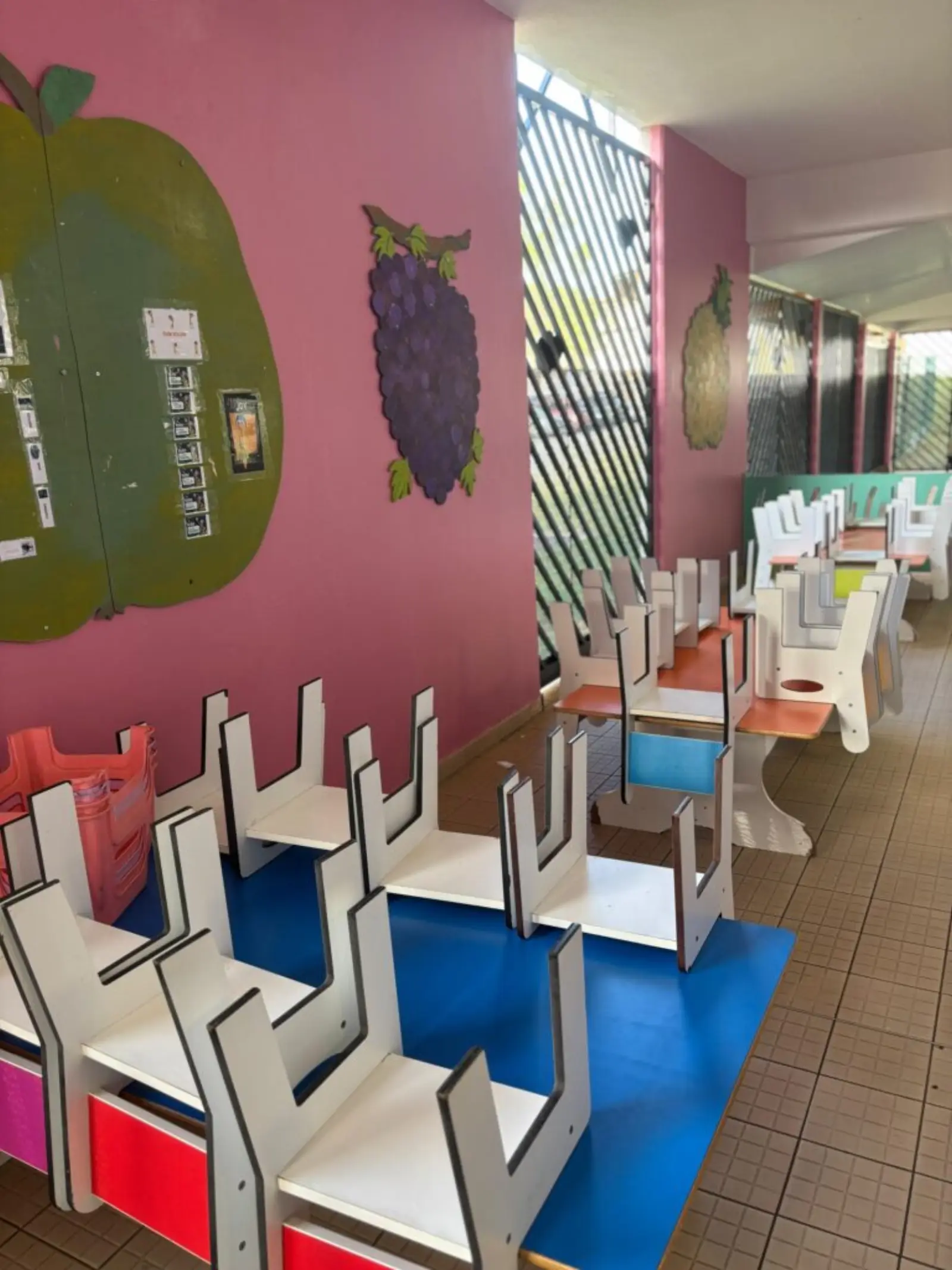 Espace repas de la crèche Ti Doudou à Cayenne