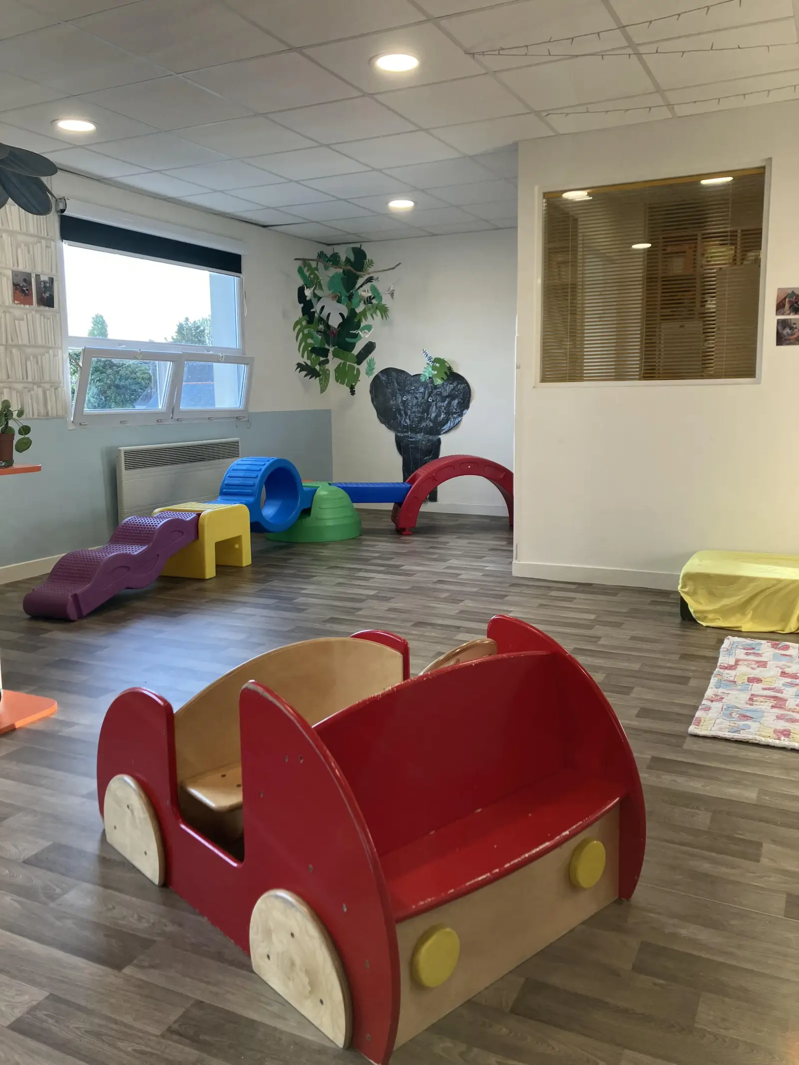 La crèche de Trignac, un environnement <strong>sensoriel</strong>, ouvert sur la nature et sur les autres