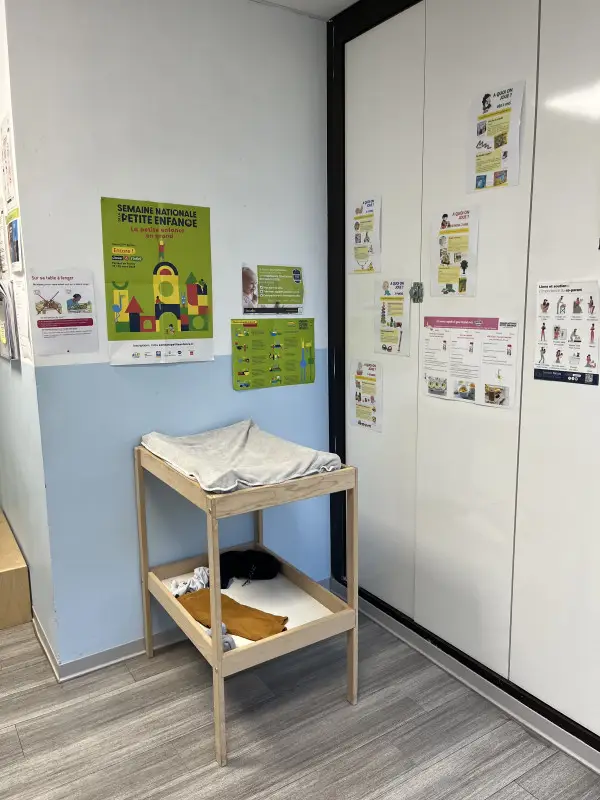 Salle de repas et de goûter de la micro-crèche Les Chérubins de Marignane