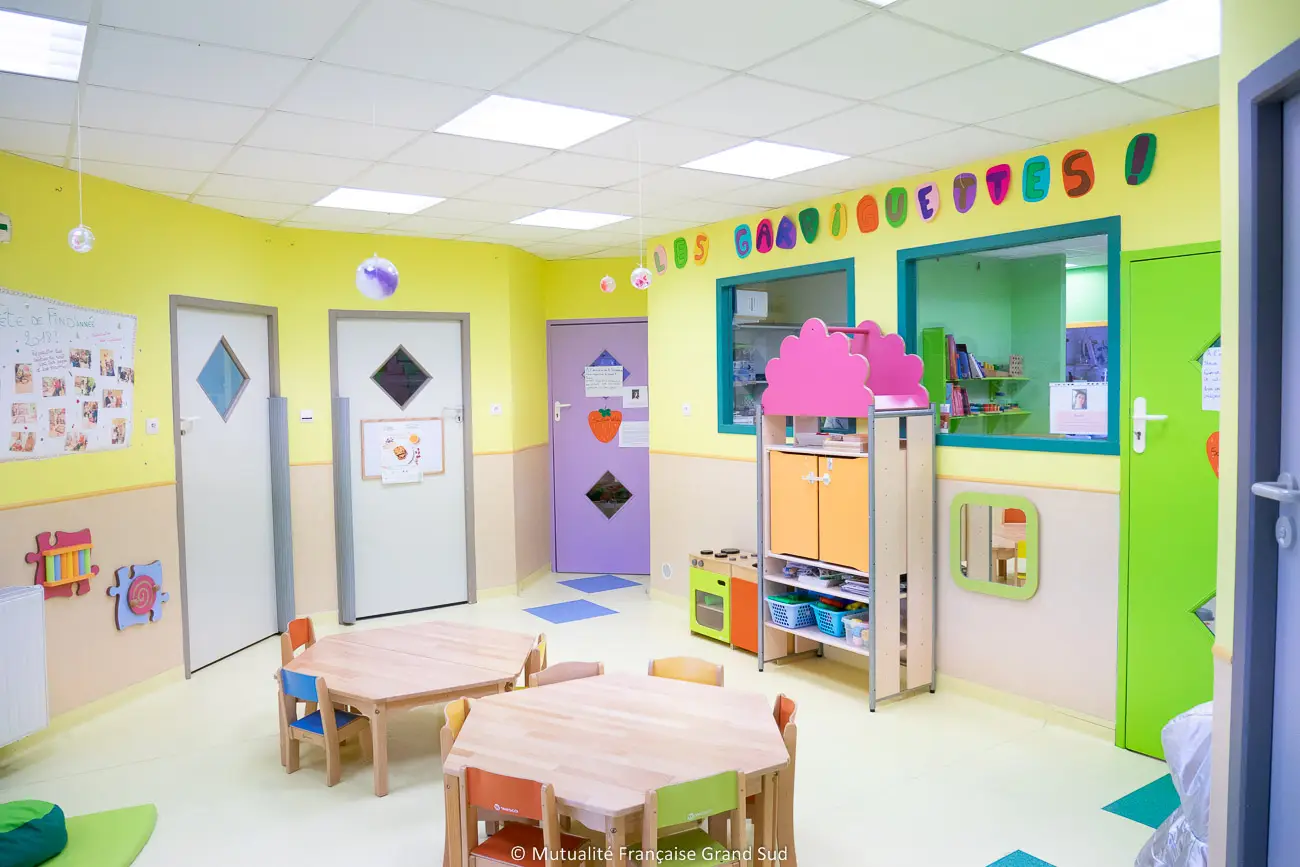 Espace de motricité et de jeux de la crèche Les Garriguettes à Vailhauquès