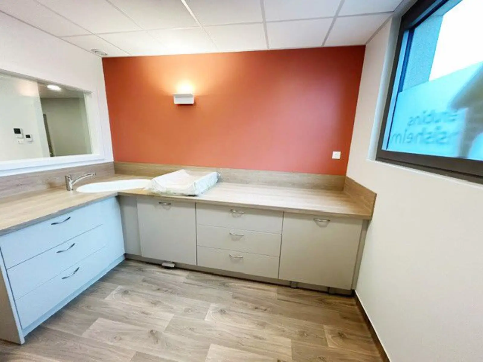 Espace de change de la micro-crèche Les Chérubins d'Ensisheim