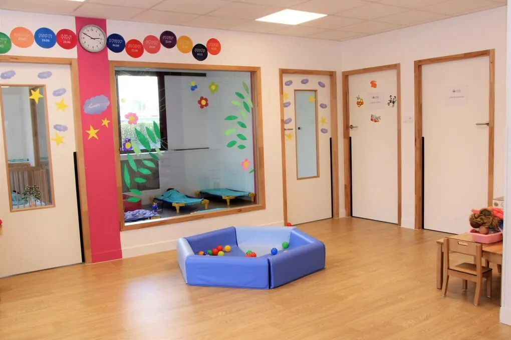 Dortoir climatisé de la micro-crèche Carrousel et Câlins à Villebon-sur-Yvette
