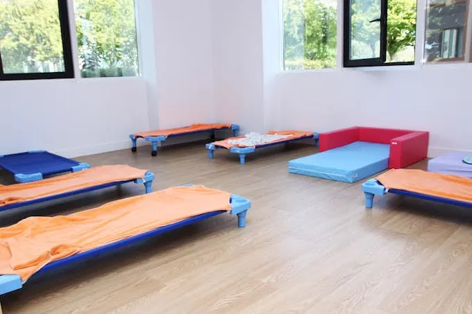 Dortoir de la micro-crèche Carrousel et Câlins aux Ulis