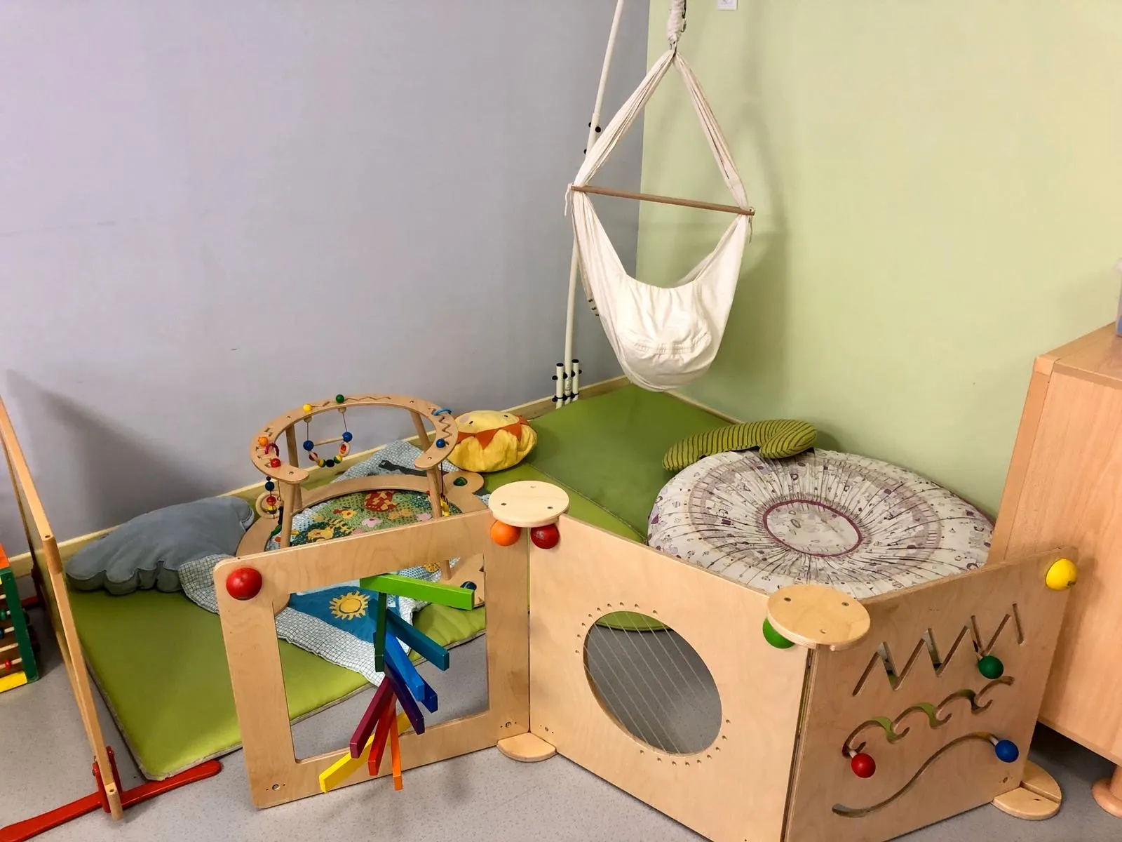 Espace de repos avec hamac à la micro-crèche des Charmettes à Lyon 6e