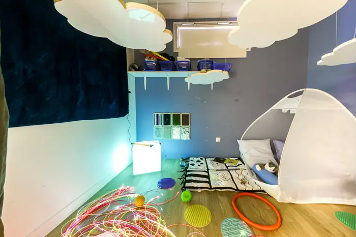 Salle sensorielle et espace cocon de la crèche Chilly-Mazarin