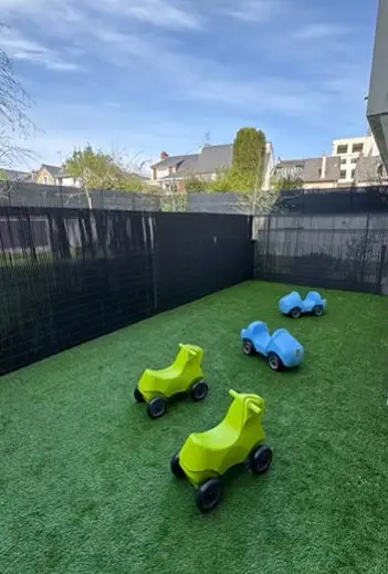 Motricité libre et éveil au grand air