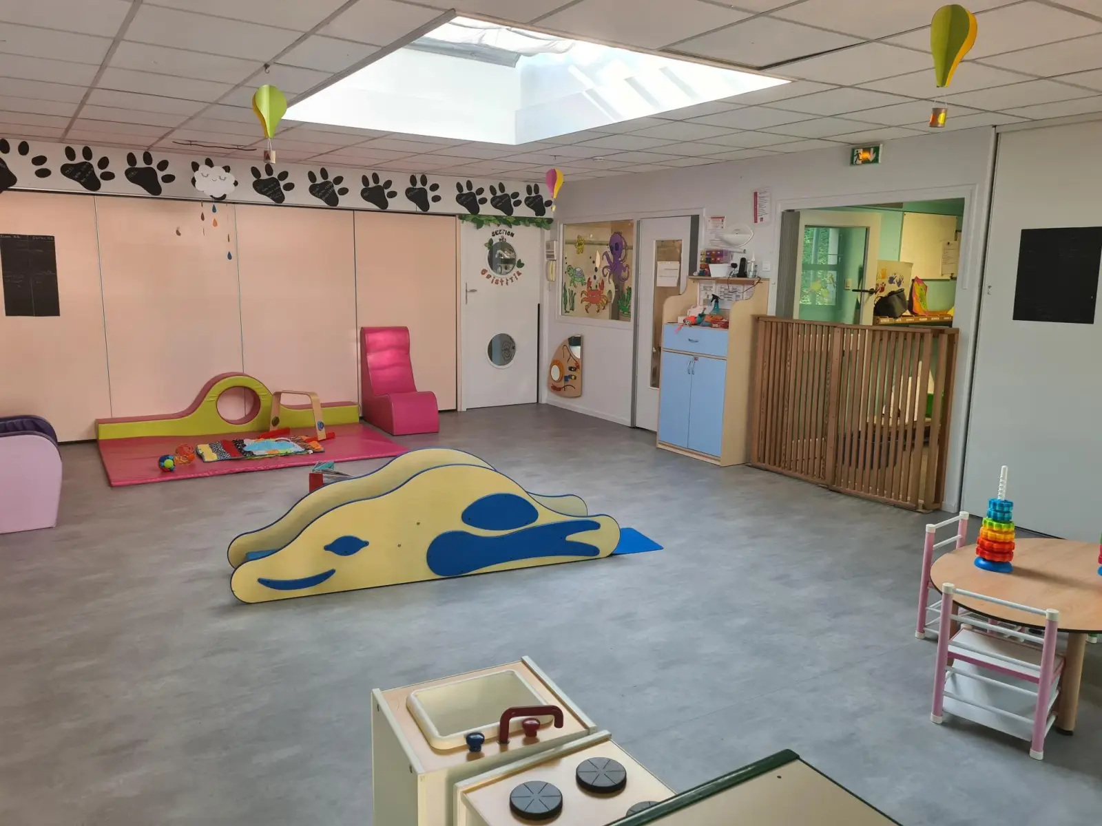 Salle de jeux de la crèche Les Récollets à Saint-Genis-Laval