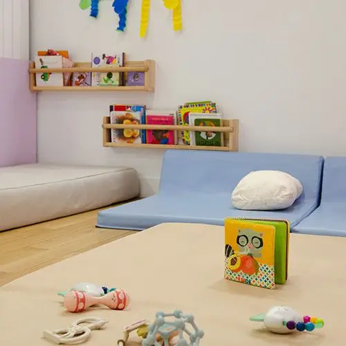 Coin lecture et repos de la micro-crèche Antoine à Paris 11