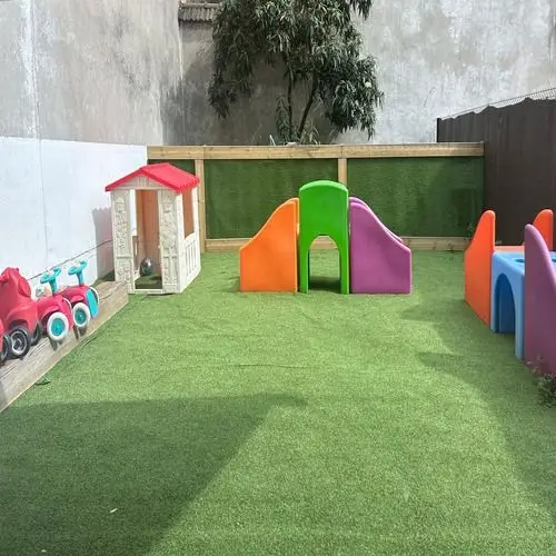 Jardin privatif et sécurisé de la micro-crèche Barbara à Levallois-Perret (réouverture prochaine)