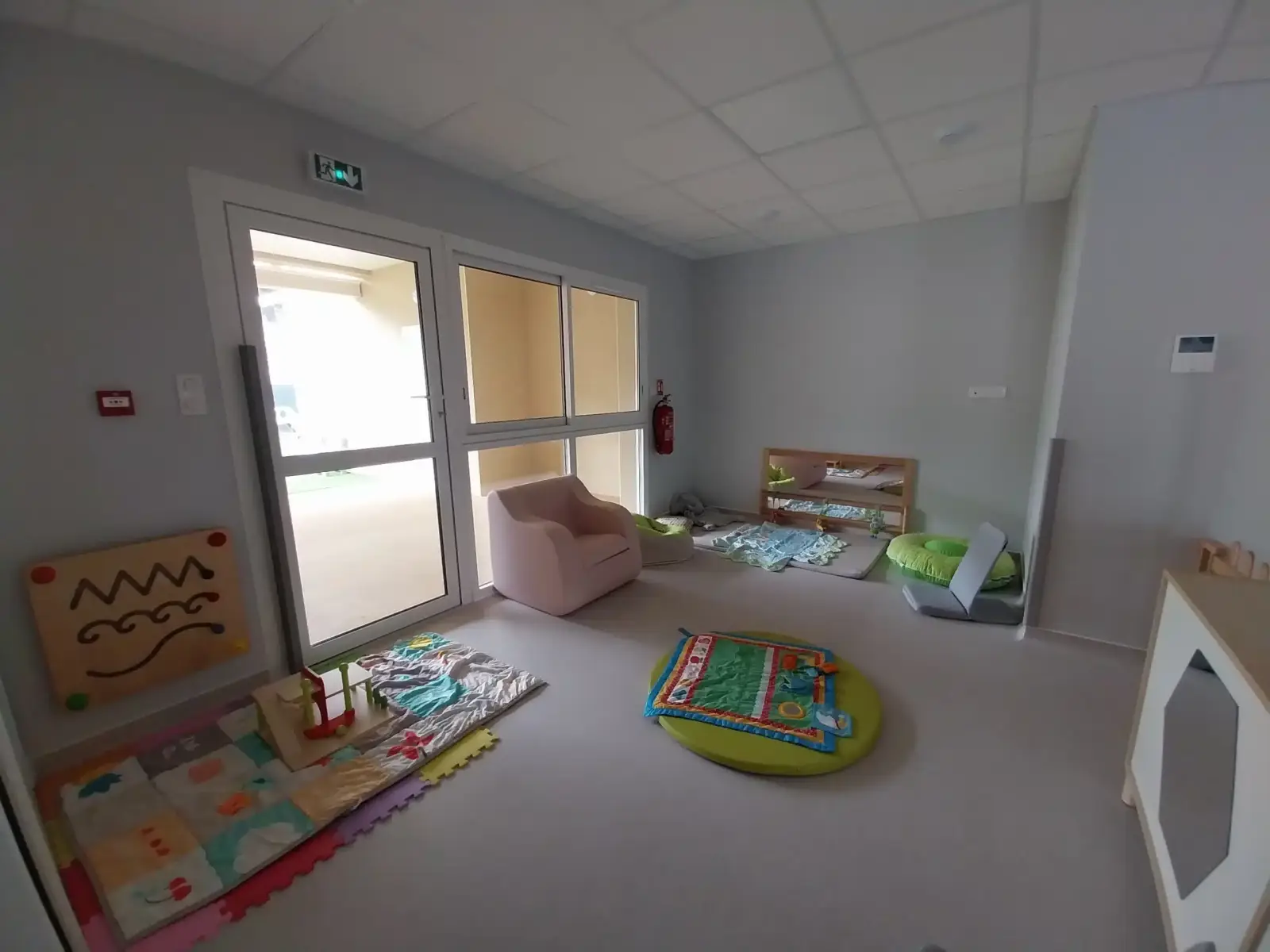 Espace cocooning pour les tout-petits à la crèche Le Petit Vedelin à Nîmes