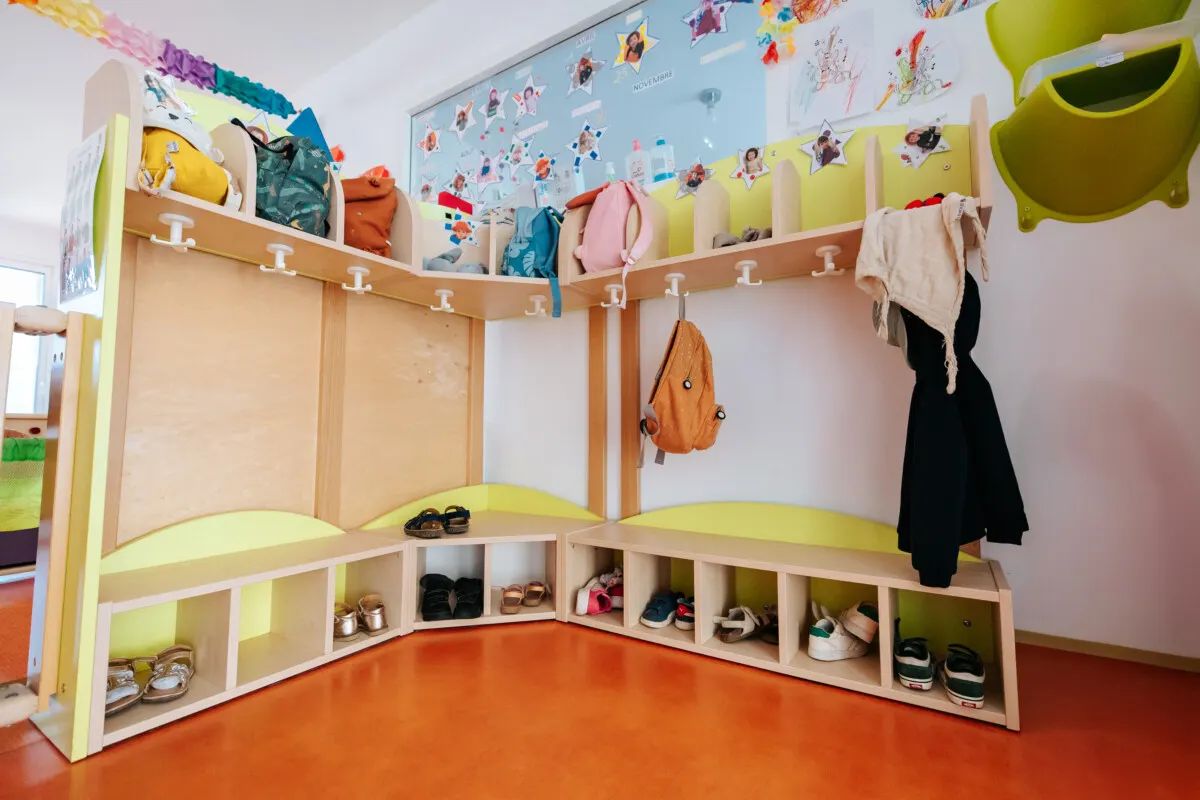 Vestiaire avec casiers individuels aux Minis Coccinelles à Cheyssieu