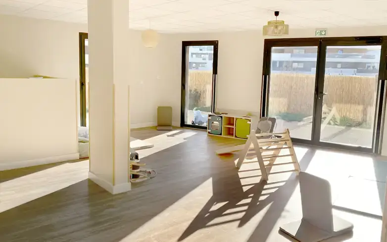 Espace de jeux lumineux de la micro-crèche YouBee For Kids Zépao à Castries