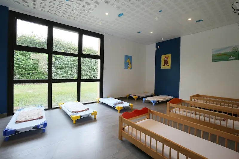 Dortoir de la crèche Sur la petite planète à Toulouse