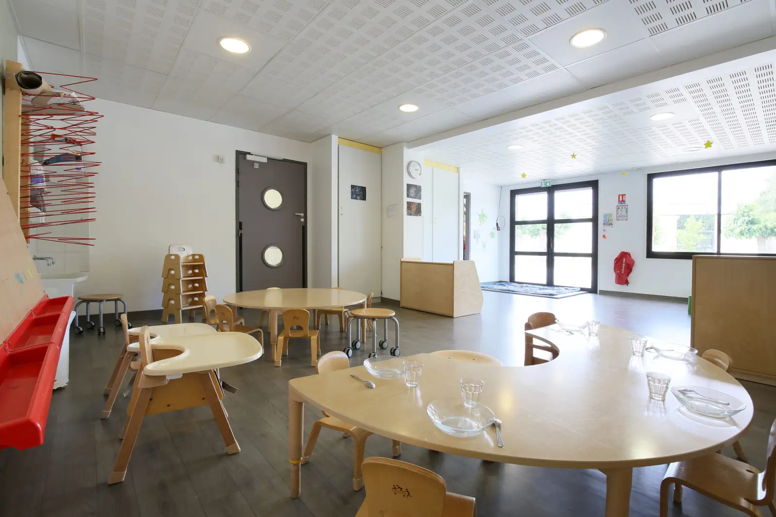 Réfectoire de la crèche Sur la petite planète à Toulouse